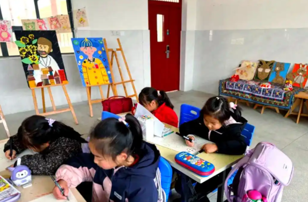 从增加一个学位到提高一堂课的质量基础教育正一步一个脚印 从增加一个学位到提高一堂课的质量基础教育正一步一个脚印